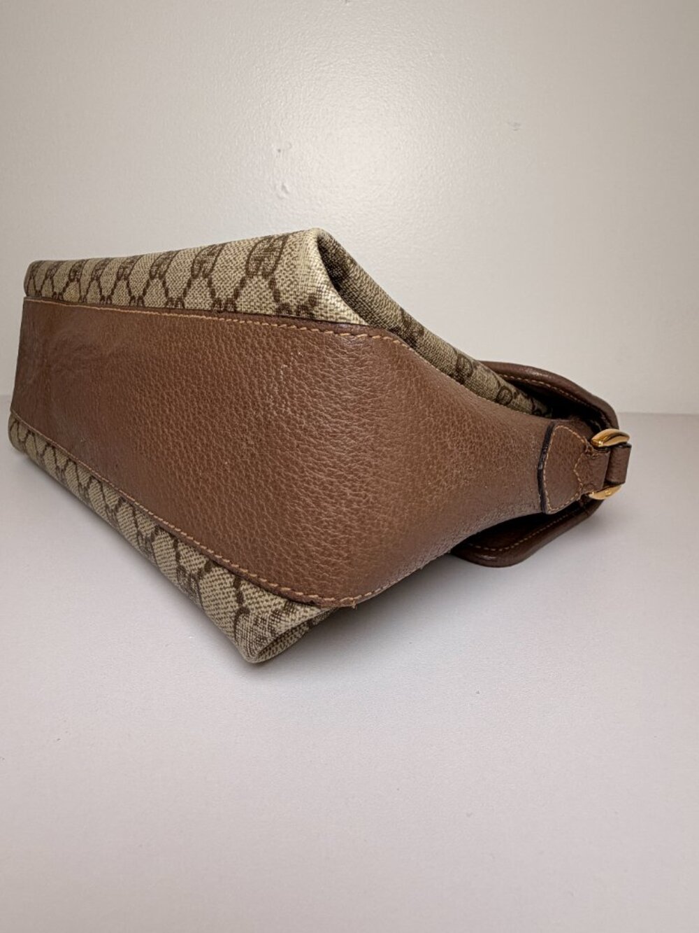 Gucci GG Supreme Monogram Crossbody Bag Brown Canvas Leather Flap Vintage Style - Picture 4 of 13